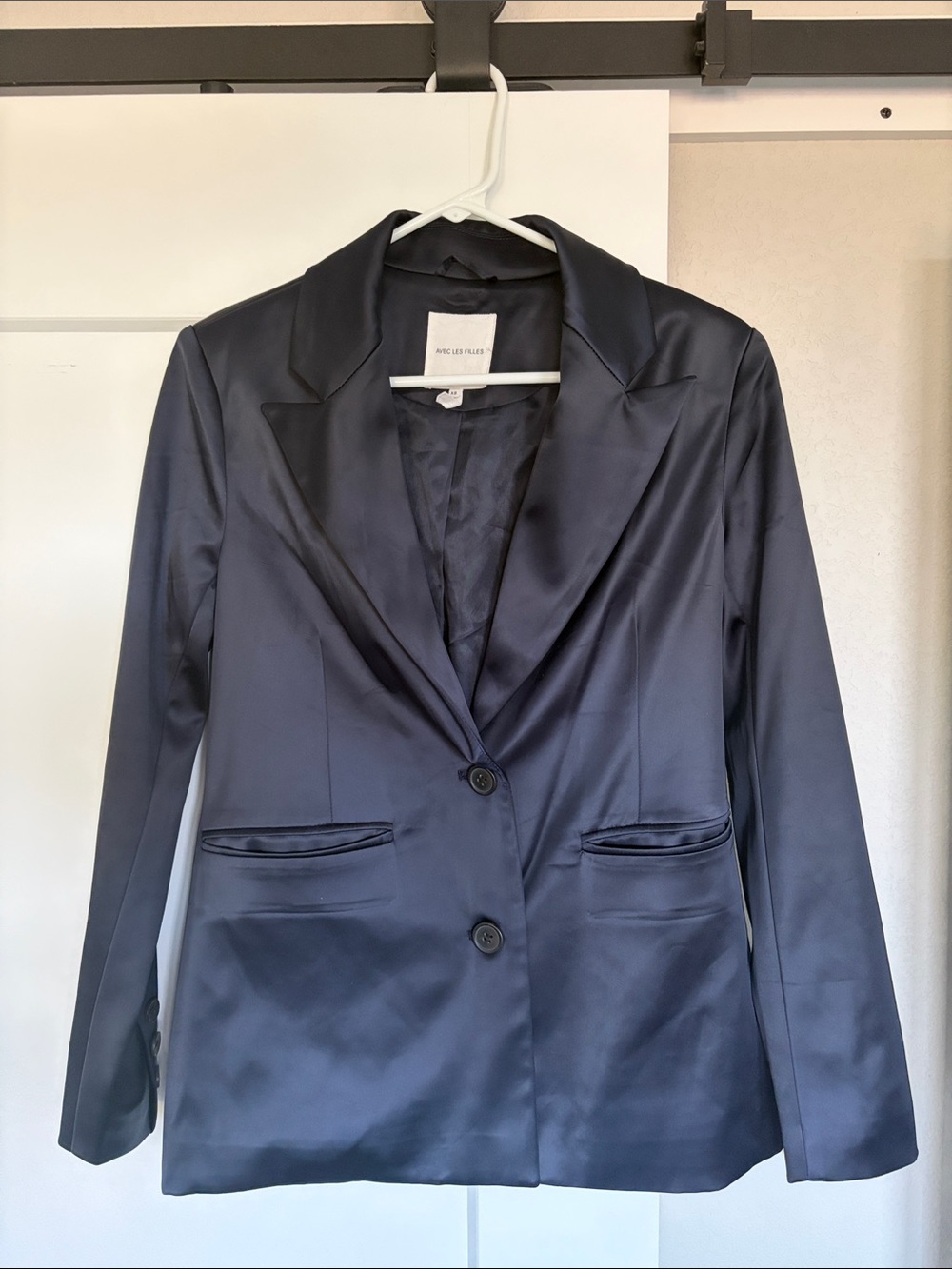 Avec Les Filles Navy Satin-Look Tailored Blazer